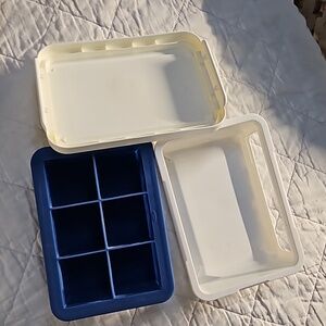 Large square ice cube tray